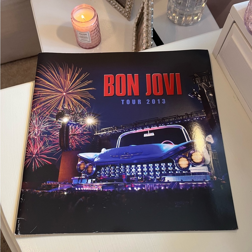 🎸2013 Original Bon Jovi “Because We Can” Concert Tour Program.🎸